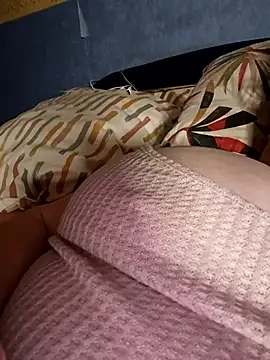 Snapshot of poussychats chatting on 02-15-25, 09:06 poussychats online show from 02-15-25, 09:06