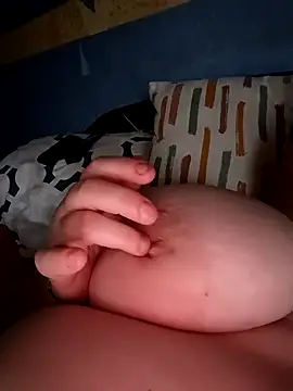 Snapshot of poussychats chatting on 01-05-25, 03:23 poussychats online show from 01-05-25, 03:23