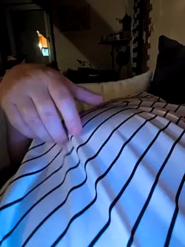 Snapshot of poussychats chatting on 10-29-25, 08:41 poussychats online show from 10-29-25, 08:41