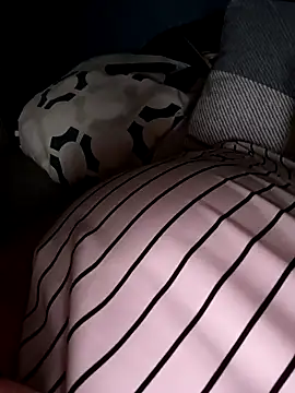 Snapshot of poussychats chatting on 03-11-25, 07:03 poussychats online show from 03-11-25, 07:03