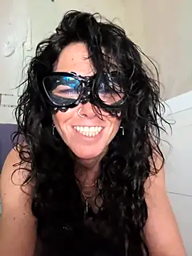 EmySkinny85 online show from 03-18-26, 08:43