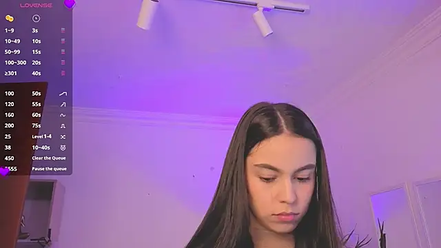 Aleejaa   online show from 04-20-26, 11:24