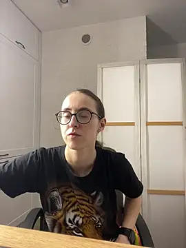 Snapshot of MartiniiSelenna chatting on 07-23-26, 05:49 MartiniiSelenna online show from 07-23-26, 05:49