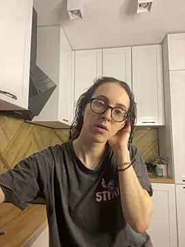 Snapshot of MartiniiSelenna chatting on 12-03-25, 06:47 MartiniiSelenna online show from 12-03-25, 06:47