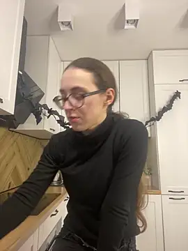 Snapshot of MartiniiSelenna chatting on 10-31-25, 06:43 MartiniiSelenna online show from 10-31-25, 06:43