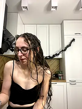 Snapshot of MartiniiSelenna chatting on 10-29-25, 06:56 MartiniiSelenna online show from 10-29-25, 06:56