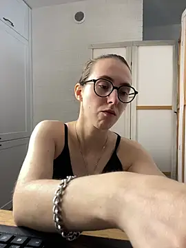Snapshot of MartiniiSelenna chatting on 07-18-26, 06:00 MartiniiSelenna online show from 07-18-26, 06:00