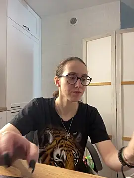 Snapshot of MartiniiSelenna chatting on 06-20-26, 05:45 MartiniiSelenna online show from 06-20-26, 05:45