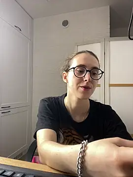 Snapshot of MartiniiSelenna chatting on 07-21-26, 05:53 MartiniiSelenna online show from 07-21-26, 05:53