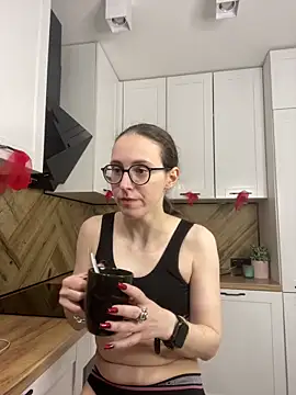 MartiniiSelenna online show from 04-05-26, 05:47