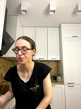 Snapshot of MartiniiSelenna chatting on 11-27-25, 06:47 MartiniiSelenna online show from 11-27-25, 06:47