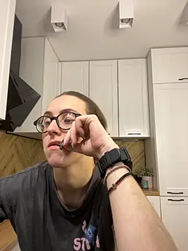 Snapshot of MartiniiSelenna chatting on 12-04-25, 06:12 MartiniiSelenna online show from 12-04-25, 06:12