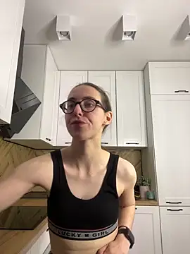 Snapshot of MartiniiSelenna chatting on 11-25-25, 06:47 MartiniiSelenna online show from 11-25-25, 06:47