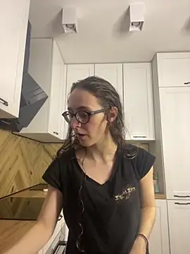 Snapshot of MartiniiSelenna chatting on 11-22-25, 06:56 MartiniiSelenna online show from 11-22-25, 06:56