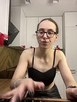 Snapshot of MartiniiSelenna chatting on 12-17-25, 06:29 MartiniiSelenna online show from 12-17-25, 06:29