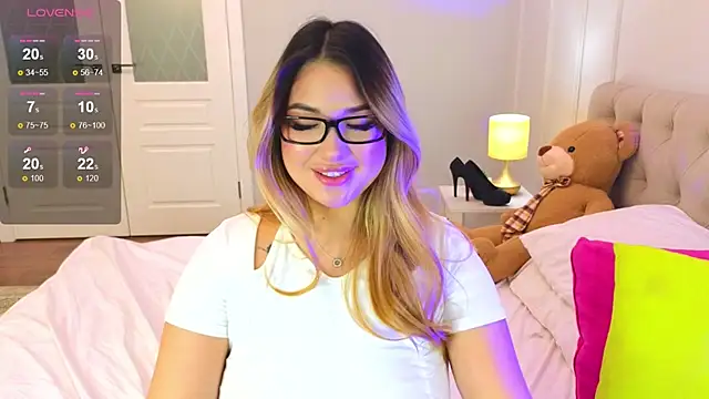 DaniellaMell online show from 10-17-25, 07:00