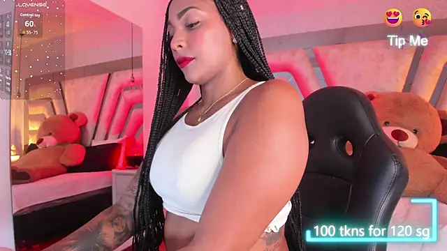 Snapshot of AngelineHeet chatting on 05-13-26, 03:35 AngelineHeet online show from 05-13-26, 03:35