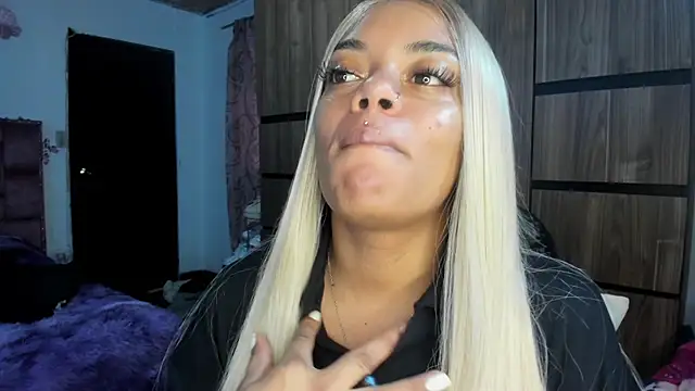 ladyrd1 online show from 04-20-26, 03:35