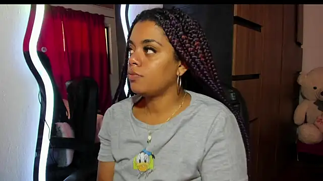 ladyrd1 online show from 11-11-25, 01:39