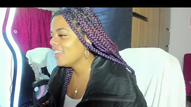 ladyrd1 online show from 11-20-25, 03:51