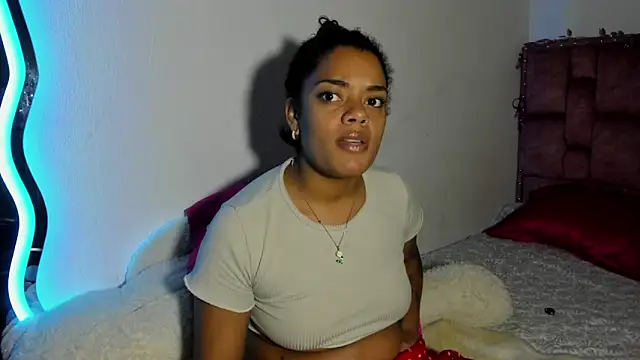 ladyrd1 online show from 03-14-26, 04:07