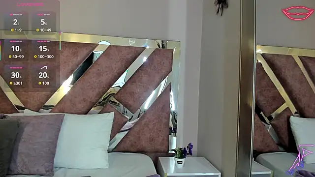 MarianaGarciaa   online show from 10-24-25, 11:42