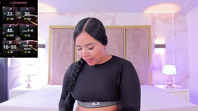 MarianaGarciaa   online show from 11-11-25, 07:41