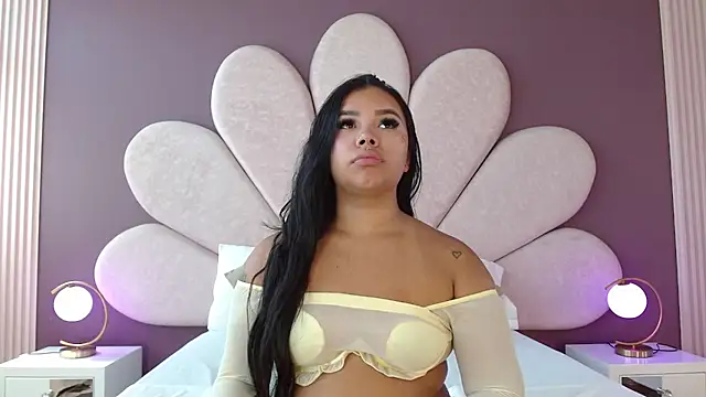 Snapshot of MarianaGarciaa__ chatting on 05-09-26, 07:06 MarianaGarciaa online show from 05-09-26, 07:06