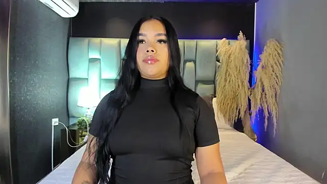 Snapshot of MarianaGarciaa__ chatting on 06-15-26, 07:02 MarianaGarciaa online show from 06-15-26, 07:02