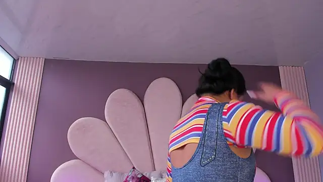 MarianaGarciaa   online show from 10-03-25, 07:48