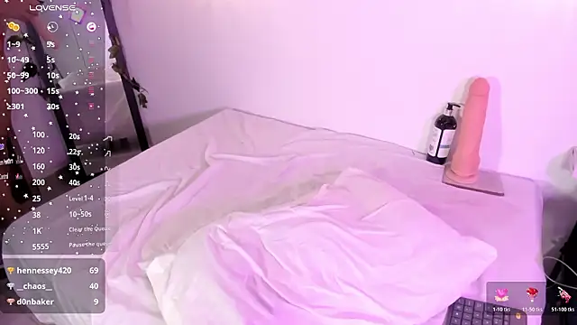 Snapshot of melanieecox chatting on 02-03-26, 02:53 melanieecox online show from 02-03-26, 02:53