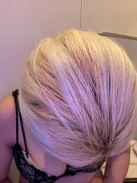 Rei1216xo online show from 03-26-26, 04:22