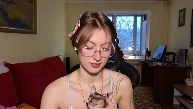 MalvinaBlum online show from 11-18-25, 02:27