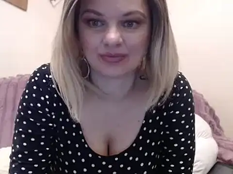 Snapshot of YourSweetJam chatting on 10-11-25, 05:58 YourSweetJam online show from 10-11-25, 05:58