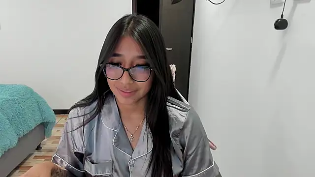 Snapshot of isa_bellaa0 chatting on 02-19-25, 01:51 isa bellaa0 online show from 02-19-25, 01:51