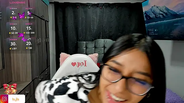 Snapshot of isa_bellaa0 chatting on 01-06-25, 03:09 isa bellaa0 online show from 01-06-25, 03:09