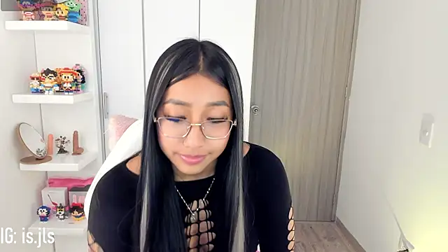 Snapshot of isa_bellaa0 chatting on 10-03-25, 03:20 isa bellaa0 online show from 10-03-25, 03:20