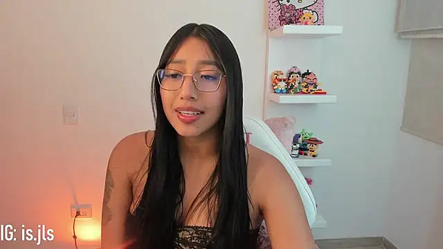 Snapshot of isa_bellaa0 chatting on 09-14-25, 04:13 isa bellaa0 online show from 09-14-25, 04:13