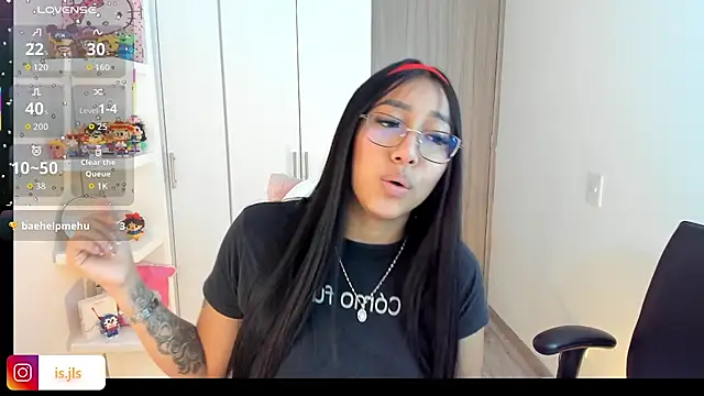 Snapshot of isa_bellaa0 chatting on 10-15-25, 04:11 isa bellaa0 online show from 10-15-25, 04:11