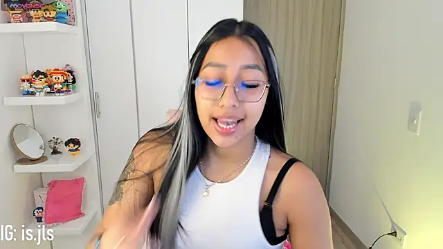 Snapshot of isa_bellaa0 chatting on 10-04-25, 12:45 isa bellaa0 online show from 10-04-25, 12:45