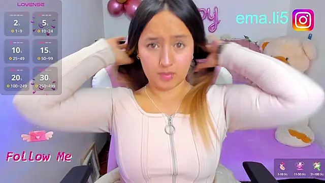 Snapshot of ema_tayy chatting on 10-01-25, 12:20 ema tayy online show from 10-01-25, 12:20