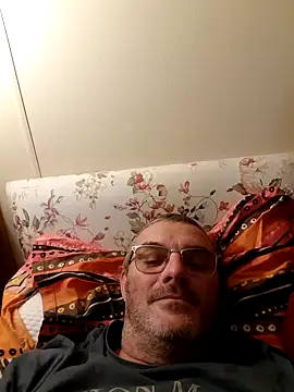 Snapshot of Gavin_6969 chatting on 10-21-25, 10:42 Gavin 6969 online show from 10-21-25, 10:42