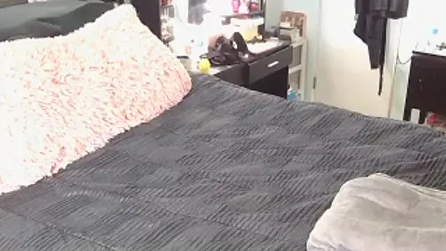 Snapshot of exxxtrasmall chatting on 11-16-25, 05:34 exxxtrasmall online show from 11-16-25, 05:34