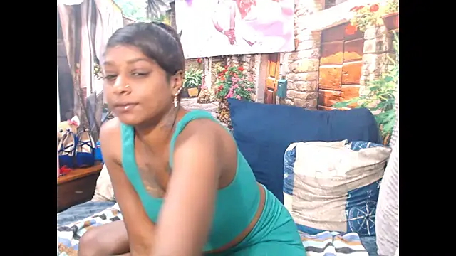 Snapshot of Harl3ysugar4u chatting on 12-17-25, 05:12 Harl3ysugar4u online show from 12-17-25, 05:12