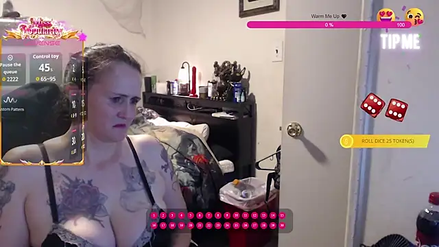 Snapshot of Demonicmiss chatting on 06-19-26, 12:00 Demonicmiss online show from 06-19-26, 12:00
