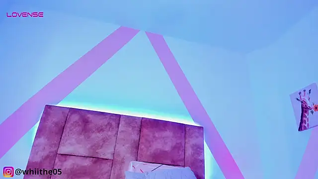 Snapshot of isabella_whiithe chatting on 02-24-25, 11:41 isabella whiithe online show from 02-24-25, 11:41