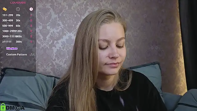Snapshot of Polumna_cute chatting on 06-11-26, 01:52 Polumna cute online show from 06-11-26, 01:52