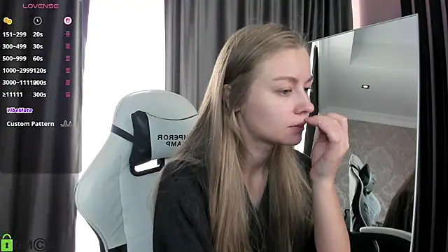 Polumna cute online show from 12-21-25, 09:11