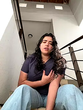 Ales Kitten online show from 12-22-25, 08:31