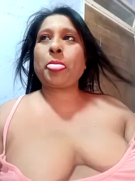 Snapshot of raniofsex02 chatting on 03-17-25, 02:12 raniofsex02 online show from 03-17-25, 02:12